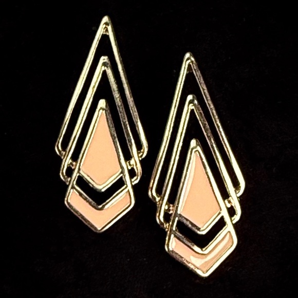 Vintage aged goldtone enamel pierced earrings - Picture 4 of 5